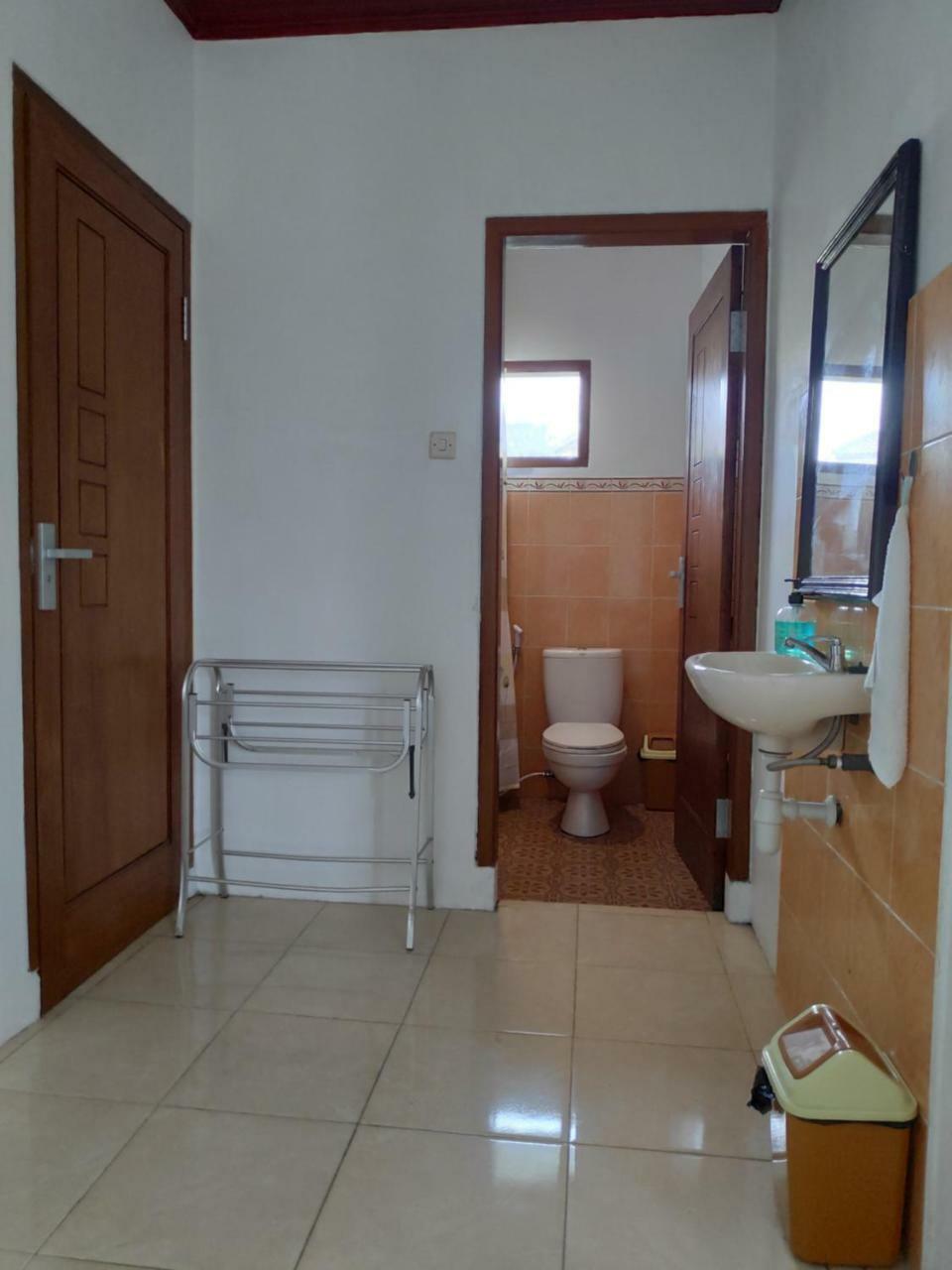 Guesthouse Gunung Bromo Malang Exterior photo