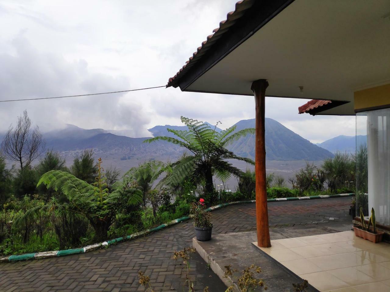 Guesthouse Gunung Bromo Malang Exterior photo